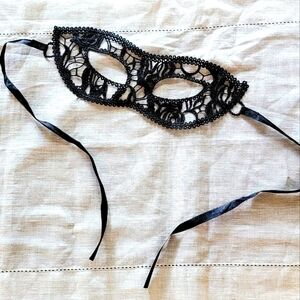 Black Lacy Mask